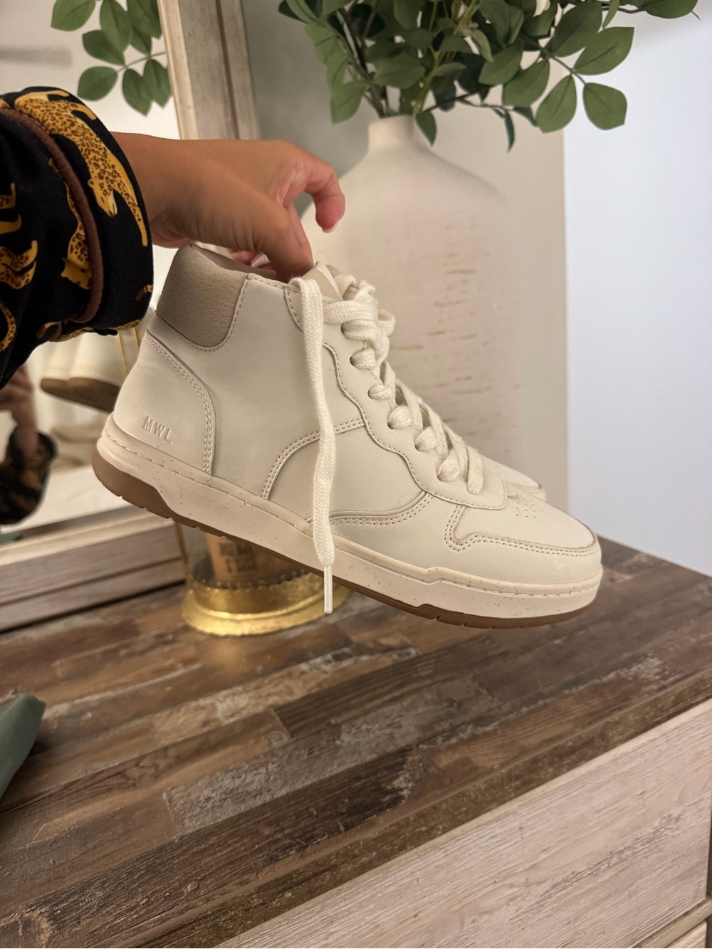 NEW Madewell High-Top Sneaker with Gum Sole - size 7